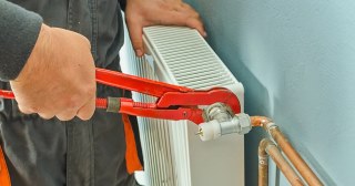 Установка радиаторов отопления в Кондопоге - цена, стоимость от 1044 руб., работа в доме и квартире
